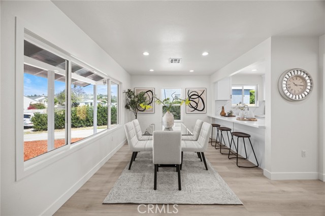 Image 4 of 37 For 2024 Grandridge Ave