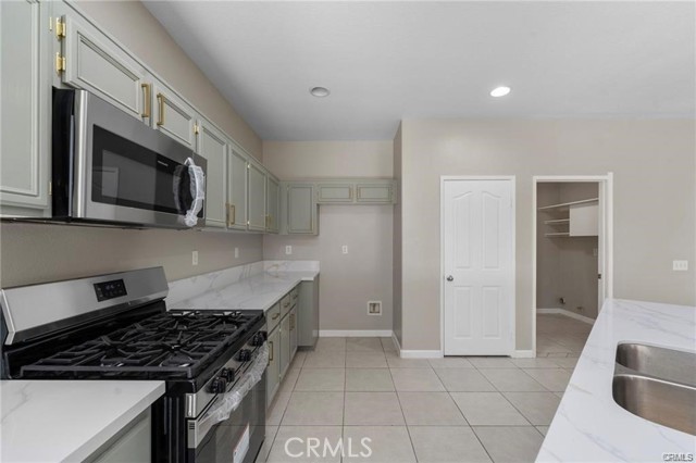 1037 Charles Street, Banning CA: https://media.crmls.org/medias/5191e0a6-30b9-4b3b-ab23-90038ded4bd5.jpg