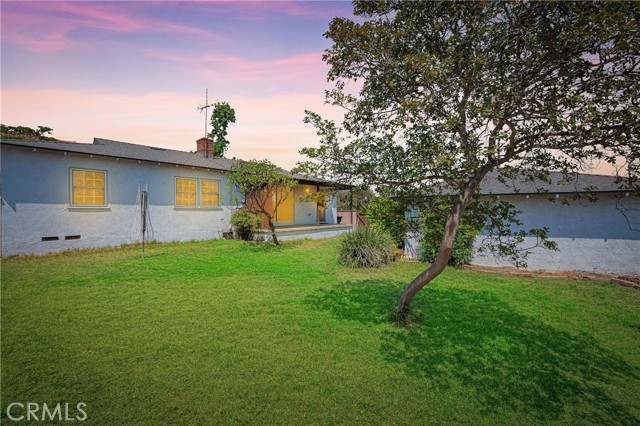 321 E Oakmont Drive, Montebello CA: https://media.crmls.org/medias/51921736-051b-4e7a-8426-6a6a6e51a859.jpg