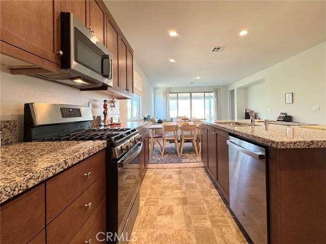 Detail Gallery Image 8 of 33 For 11418 Sheridan Way, Beaumont,  CA 92223 - 3 Beds | 2 Baths