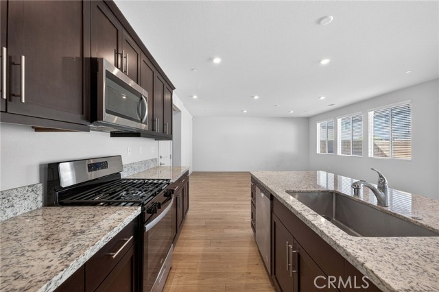 Detail Gallery Image 18 of 64 For 694 Dahlia, San Jacinto,  CA 92583 - 4 Beds | 2/1 Baths