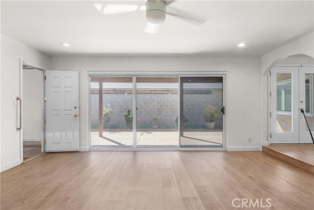 10829 Firmona Avenue photo 7
