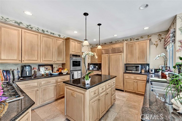 10302 Broadview Place, North Tustin CA: https://media.crmls.org/medias/5193738e-d314-4c5c-b233-c24651c548a4.jpg