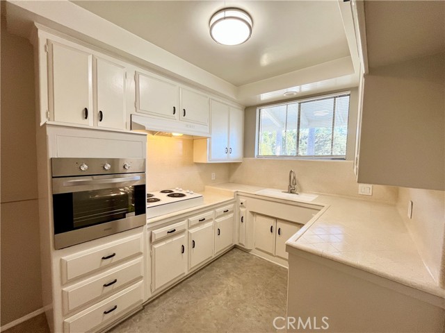 Detail Gallery Image 5 of 12 For 3335 Triangle Pl #6,  Glendale,  CA 91208 - 1 Beds | 1 Baths