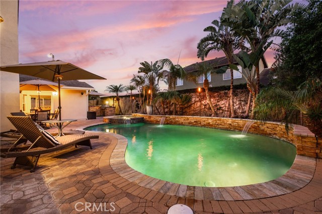 Detail Gallery Image 7 of 31 For 8482 Deepview Dr, Huntington Beach,  CA 92646 - 4 Beds | 3 Baths