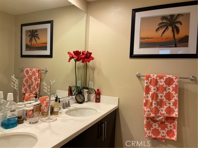 636 S Gladys Avenue, San Gabriel CA: https://media.crmls.org/medias/519899df-031c-4a69-8e5a-158cc3db66f2.jpg