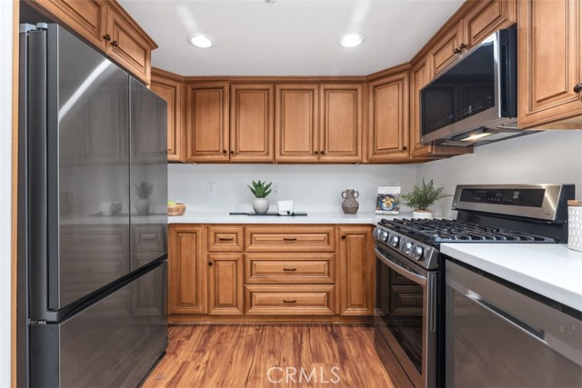 7651 Yorktown Avenue, Huntington Beach CA: https://media.crmls.org/medias/5198d700-06a8-47c1-a34a-53f3ace1d823.jpg