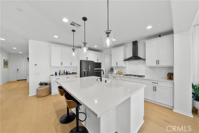 11298 Finders Court, Corona CA: https://media.crmls.org/medias/5198e3eb-5858-4bd8-9bfc-50d72e1e2357.jpg