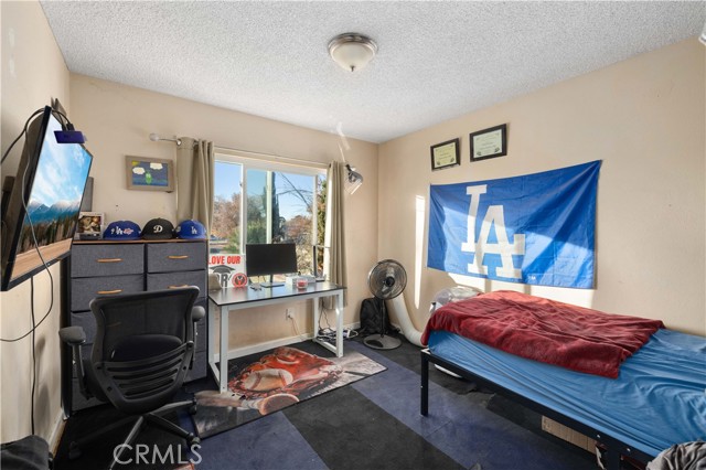 44627 11th E, Lancaster CA: https://media.crmls.org/medias/5198f864-a202-48c7-ab57-a0f49b6dc50b.jpg