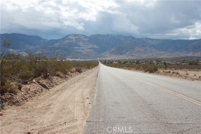 769 Meridian Road, Lucerne Valley CA: https://media.crmls.org/medias/5198fc8e-c316-4584-bec6-ed371e242c3c.jpg