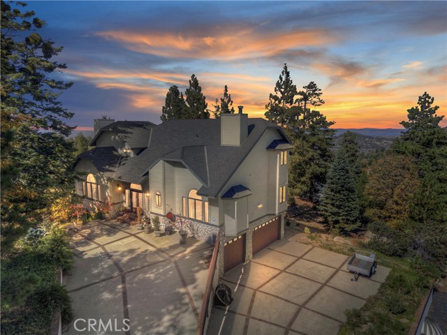 26077 Walnut Hills, Lake Arrowhead CA: https://media.crmls.org/medias/51994564-6df7-45d9-ac6b-e96fed6fa631.jpg
