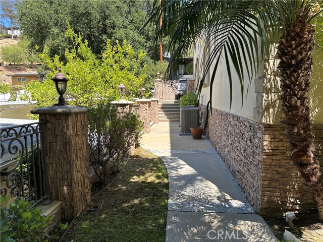 Detail Gallery Image 42 of 44 For 4377 Saltillo St, Woodland Hills,  CA 91364 - 5 Beds | 4 Baths