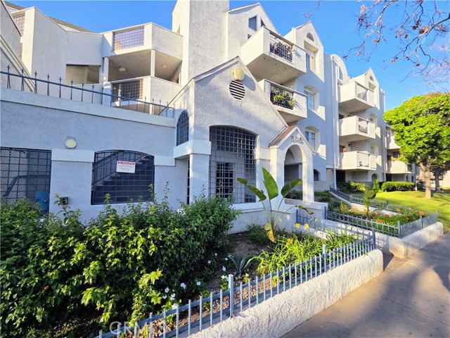 Front Image Thumbnail for CRPW26065411