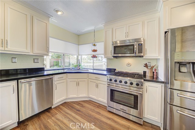 Detail Gallery Image 10 of 43 For 39572 Ramshorn Dr, Murrieta,  CA 92563 - 4 Beds | 3 Baths