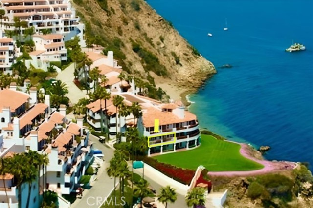 68 Playa Azul, Avalon CA: https://media.crmls.org/medias/519b84ab-68d5-47b6-8954-a5087f0f57dd.jpg