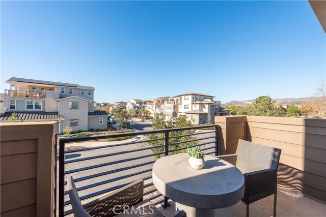 114 Character, Irvine CA: https://media.crmls.org/medias/519bd1a9-f037-46fe-892d-eb0a4bedbce0.jpg