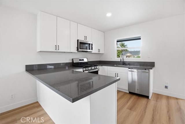 Detail Gallery Image 8 of 34 For 527 N Cucamonga Ave, Ontario,  CA 91764 - 3 Beds | 2 Baths