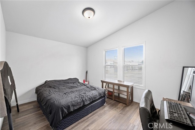 913 S Grand Avenue, San Jacinto CA: https://media.crmls.org/medias/519c06ff-a13f-4ff5-a509-05b4707151fa.jpg