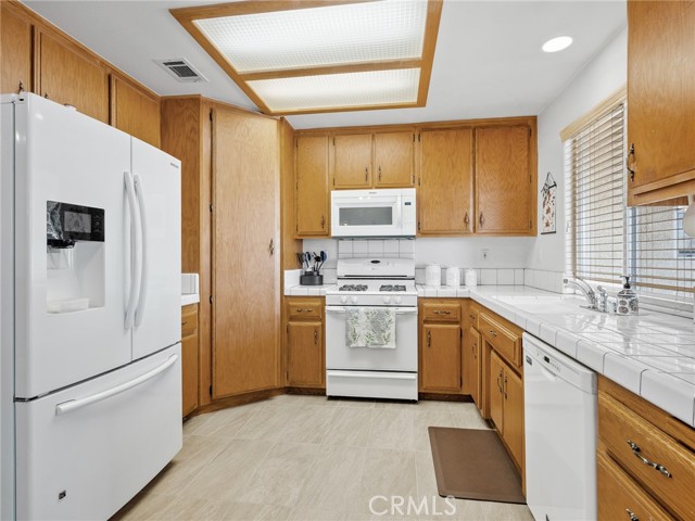 Detail Gallery Image 14 of 50 For 8840 Smoke Tree Rd, Phelan,  CA 92371 - 4 Beds | 3 Baths