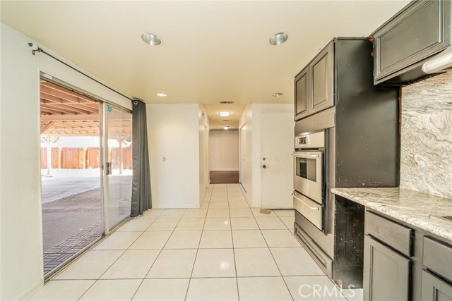 Detail Gallery Image 11 of 41 For 11327 Oakwood Dr, Fontana,  CA 92337 - 3 Beds | 2/1 Baths