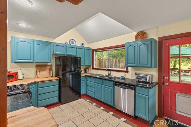 5338 Deception River Road, Chico CA: https://media.crmls.org/medias/519cc446-67c6-49d5-8220-120a8ff309bf.jpg