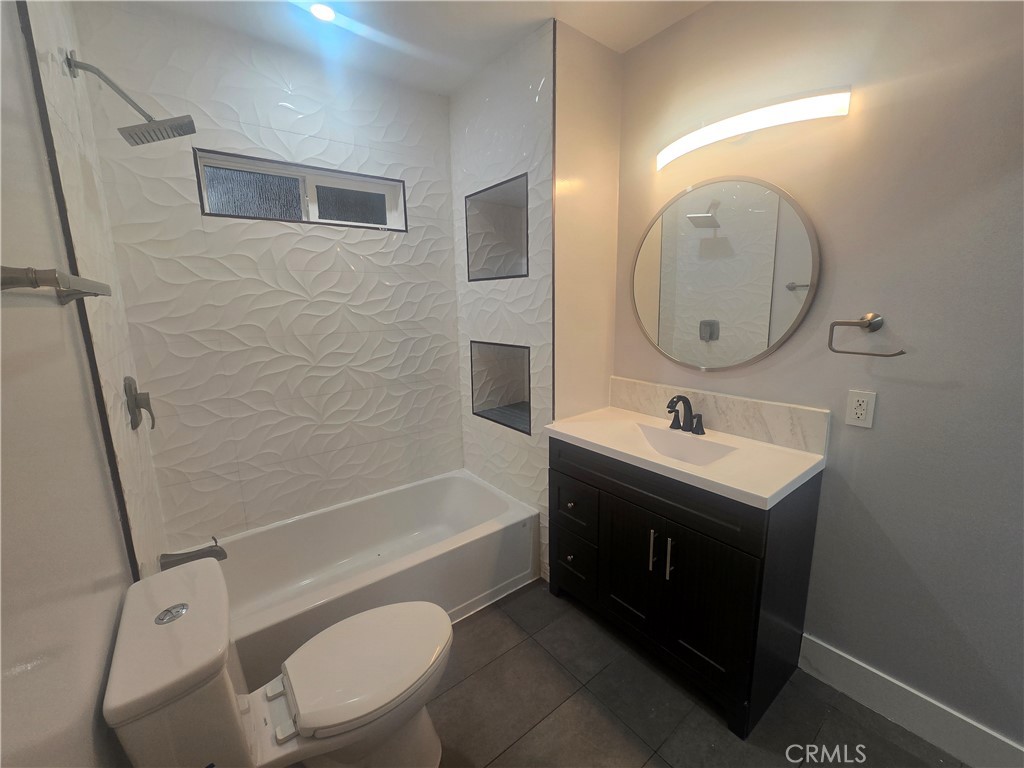 https://media.crmls.org/medias/519cedbc-bc10-40ce-8aab-b23bd4bbdaf8.jpg?preset=X-Large
