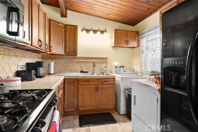 2365 Lovejoy Street, Pomona CA: https://media.crmls.org/medias/519d2dd2-ebe4-4297-ac1e-4c49d12e193b.jpg