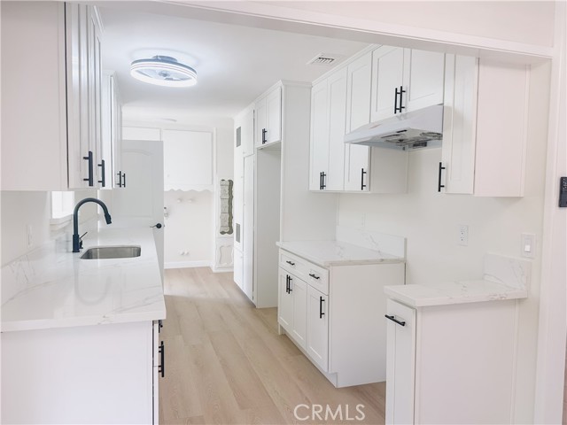 1124 N Soldano Drive, Azusa CA: https://media.crmls.org/medias/519d3b5f-4eee-4fdc-85bb-bf52bd23cf9d.jpg