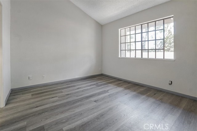 2220 E Chapman Avenue, Fullerton CA: https://media.crmls.org/medias/519d85c0-5d8d-4ec8-8ea3-8e46ea6bc1f4.jpg
