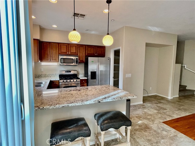 Detail Gallery Image 2 of 21 For 25276 Meadow Walk, Murrieta,  CA 92562 - 2 Beds | 2/1 Baths