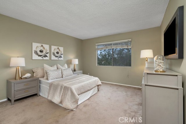 972 E California Boulevard, Pasadena CA: https://media.crmls.org/medias/519e3bf2-b9a4-400f-a099-68ca2983b1fc.jpg