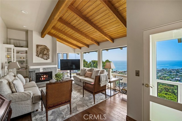 Detail Gallery Image 17 of 56 For 2108 Crestview Dr, Laguna Beach,  CA 92651 - 3 Beds | 2 Baths