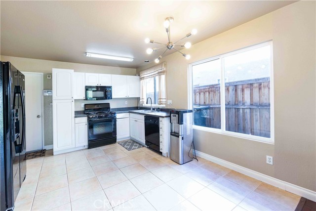44594 Johnston Drive, Temecula CA: https://media.crmls.org/medias/519f78b9-75c2-4a57-9d40-b3d67a7a6102.jpg