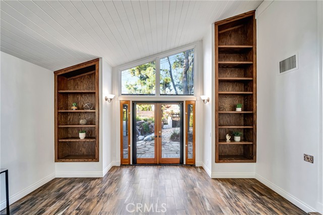 23216 Park Esperanza, Calabasas CA: https://media.crmls.org/medias/519f98c3-b195-4f10-ab11-6f6f98196c36.jpg