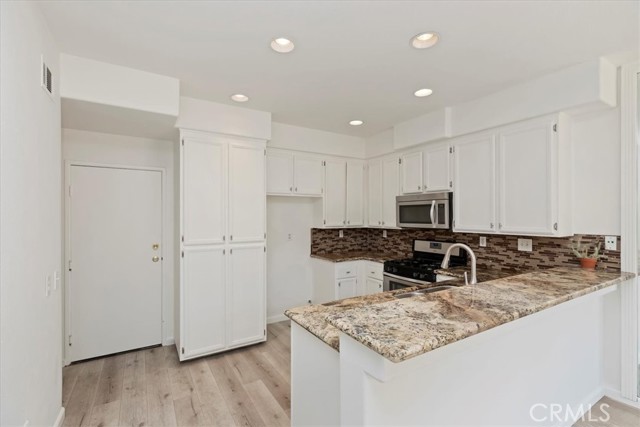 27 Tierra Plano, Rancho Santa Margarita CA: https://media.crmls.org/medias/51a0acb9-6074-4257-a940-8bcaf62e343a.jpg
