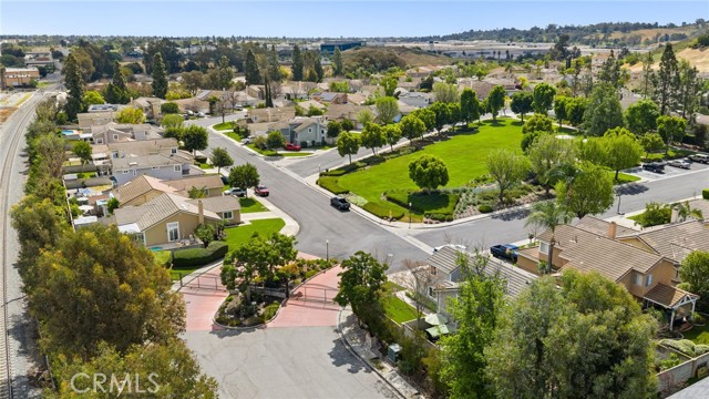 831 Arbor Cir, La Verne CA: https://media.crmls.org/medias/51a0aea1-3fe0-42fb-87fa-53d0aba947a0.jpg