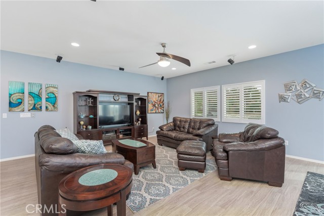 Detail Gallery Image 13 of 42 For 17909 Lapis, San Bernardino,  CA 92407 - 4 Beds | 2 Baths