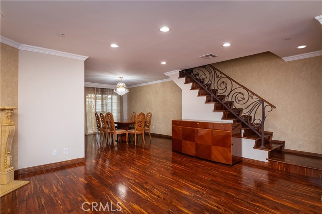 Detail Gallery Image 12 of 44 For 707 Raleigh St #5,  Glendale,  CA 91205 - 3 Beds | 3 Baths