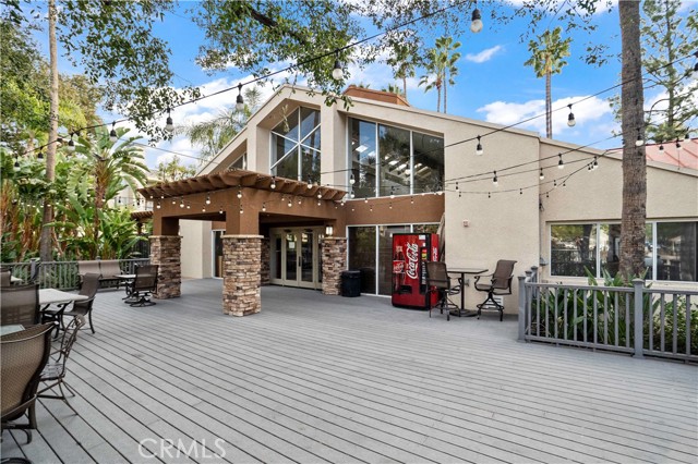 5510 Owensmouth Avenue, Woodland Hills CA: https://media.crmls.org/medias/51a26dde-1c8c-4d60-99e5-f548e24a2772.jpg