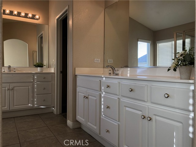 Detail Gallery Image 14 of 21 For 7065 College Park Dr, Corona,  CA 92880 - 5 Beds | 2/1 Baths