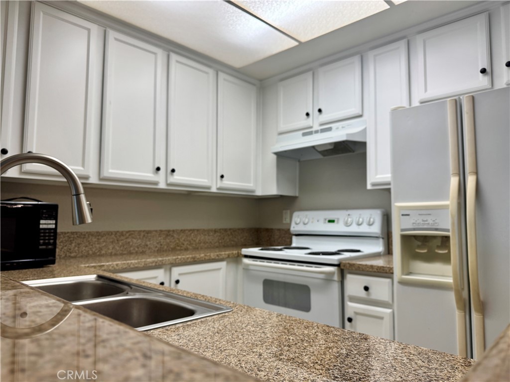 432 Edgehill - photo 8