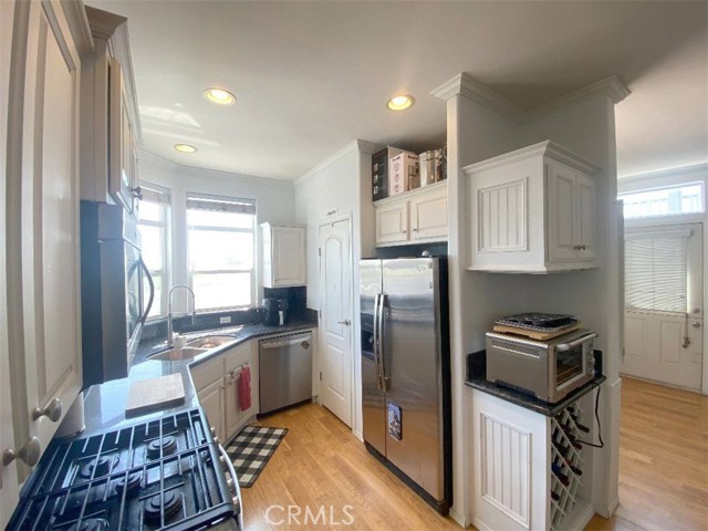 21752 Pacific coast hwy., Huntington Beach CA: https://media.crmls.org/medias/51a382fb-26c6-46a9-b635-a94be0362355.jpg