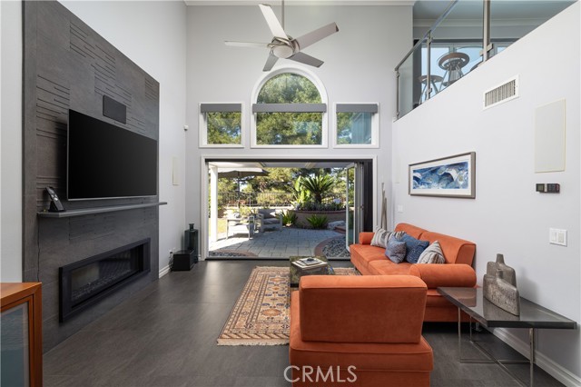 Front Image Thumbnail for CROC26065593