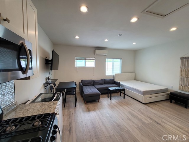 17559 LEMAY, Lake Balboa CA: https://media.crmls.org/medias/51a50cdc-8c2a-465e-b3fd-df44cb8c3f57.jpg