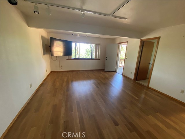 19232 N Shore Court, Hidden Valley Lake CA: https://media.crmls.org/medias/51a54035-96fb-477c-b5b6-6d8296d3e3f5.jpg