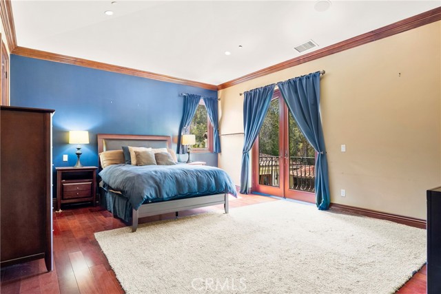 4141 Cambridge Road, La Canada Flintridge CA: https://media.crmls.org/medias/51a61054-27a3-41ce-98a7-1f353f33badb.jpg