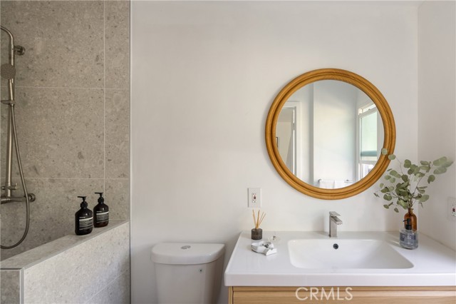 Detail Gallery Image 10 of 15 For 6400 Primrose, Los Angeles,  CA 90068 - 2 Beds | 2 Baths