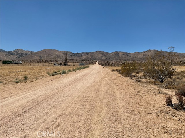 Detail Gallery Image 8 of 10 For 1 Luna Mountain Rd, Apple Valley,  CA 92308 - – Beds | – Baths