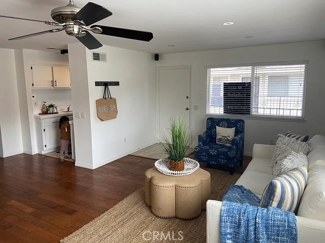 Front Image Thumbnail for CROC26072866