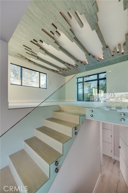 Detail Gallery Image 23 of 75 For 8401 Wyndham Rd, Hollywood Hills,  CA 90046 - 5 Beds | 6 Baths